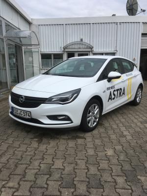 OPEL ASTRA- K SELECTION 5-türig Schneeweiß OPEL ASTRA- K SELECTION 5-türig Schneeweiß